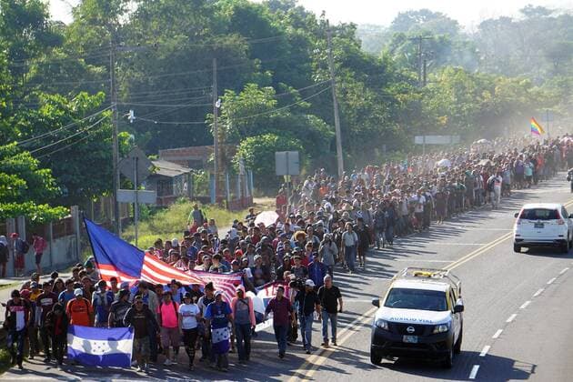Hundreds of Central American people, belonging to the so-called migrant caravan, walk through the town of Frontera Hidalgo, in the state of Chiapas, Mexico, 23 January 2020. In mid-January thousands of Central American migrants, mostly from Honduras, began a new caravan exodus in order to reach the United States. Migrant caravan in Mexico !ACHTUNG: NUR REDAKTIONELLE NUTZUNG!  Copyright: xJuanxManuelxBlancox MEX3593 20200123-637153974315598376