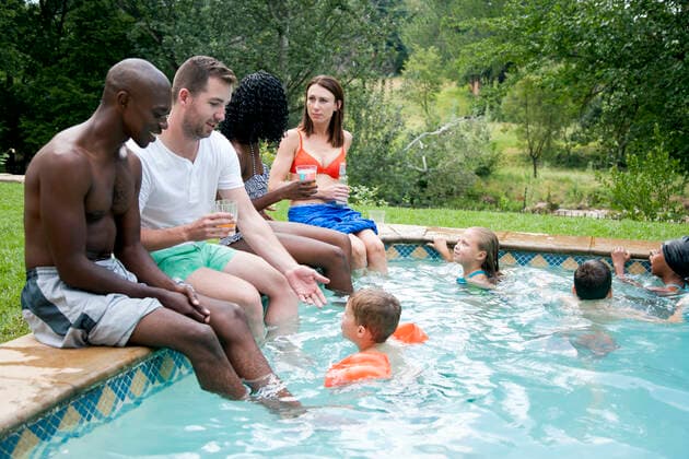 People having fun at the pool  Copyright: xElmarixJoubert xGreatstockx PE-151-0081G
