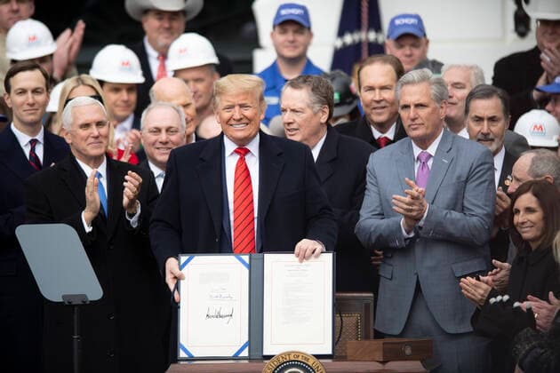 (200129) -- WASHINGTON, Jan. 29, 2020 -- U.S. President Donald Trump (C) attends a signing ceremony of the United States-Mexico-Canada Agreement (USMCA) at the White House in Washington D.C., the United States, on Jan. 29, 2020. U.S. President Donald Trump on Wednesday signed the revised United States-Mexico-Canada Agreement (USMCA) in an outdoor ceremony at the South Lawn of the White House. ) U.S.-WASHINGTON D.C.-TRUMP-USMCA-SIGNING LiuxJie 