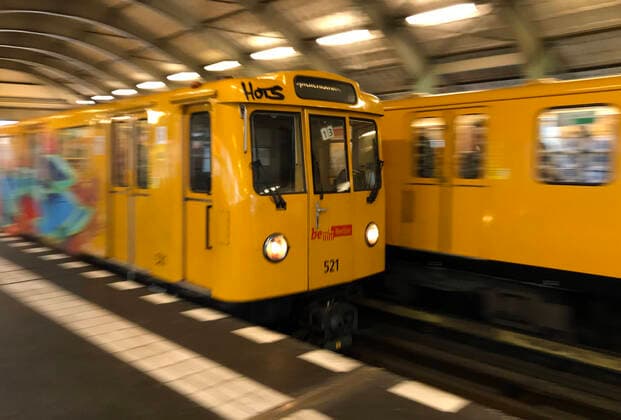 25 01 2020, Berlin, GER U Bahn der Linie 1 im Bahnhof Ha