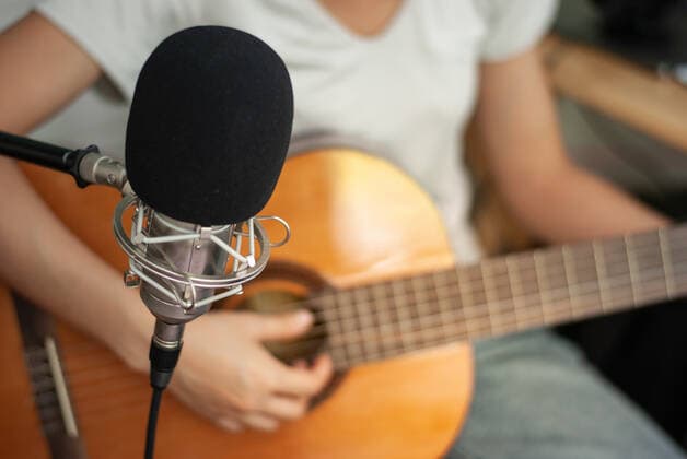 Tag der Musik am 21. Juni Recording room, singing ideas, singing songs, composing songs Bangkok, Bangkok, Thailand CR_KASR191205H-249344-01
