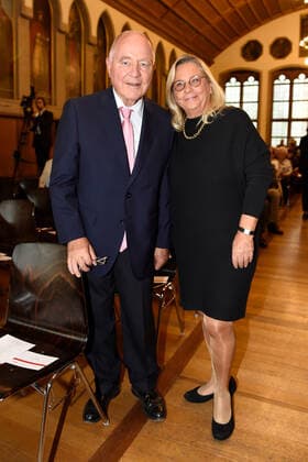 60. Geburtstag von Oberbürgermeister Peter Feldmann 07.10.2018 Frankfurt x1x Rathaus Römer, Feier zum 60. Geburtstag von Oberbürgermeister Peter Feldmann. Im Bild (l-r): Lutz und Katherine Fürstenberg-Raettig Frankfurt Frankfurt Hessen Germany *** 60th birthday of Lord Mayor Peter Feldmann 07 10 2018 Frankfurt x1x City Hall Römer, celebration of the 60th birthday of Lord Mayor Peter Feldmann In the picture l r Lutz and Katherine Fürstenberg Raettig Frankfurt Frankfurt Frankfurt Hessen Germany