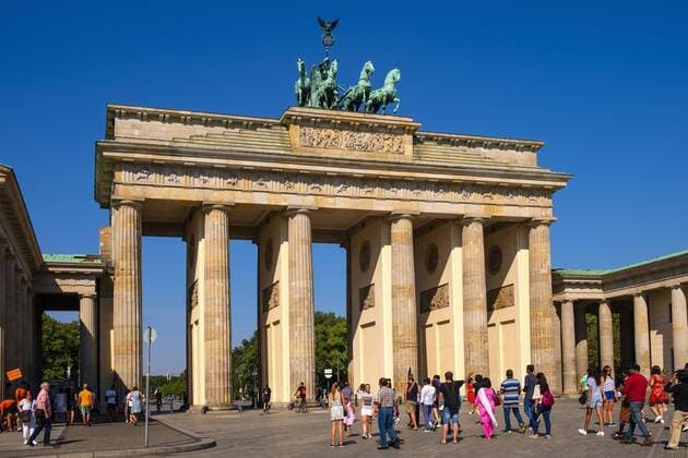 Berlin, Berlin state Germany - 2018 07 31: Panoramic view of the Brandenburg Gate - Brandenburger Tor - at Pariser Platz square in historic quarter of West Berlin  BEW1D6DB966