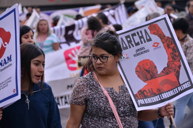 National Struggle Day protest in Mexico MEXICO CITY, MEXICO - JANUARY 31: Demonstrators take part during a march called National Struggle Day to protest for labor equality and demand labor rights and demand a job stability program during the demonstration, integrants of Union of Telephone Operators of the Mexican Republic, National Workers Union, Mexican Union of Electricians, Independent Workers Union of the Autonomous Metropolitan University participating to demand from the Federal Government a change of economic, political and social course for the country; as well as a dialogue around the Alternative Nation Project. at Reforma Avenue on January 31, 2020 in Mexico City, Mexico Copyright: xCarlosxTischlerx EYE_6565
