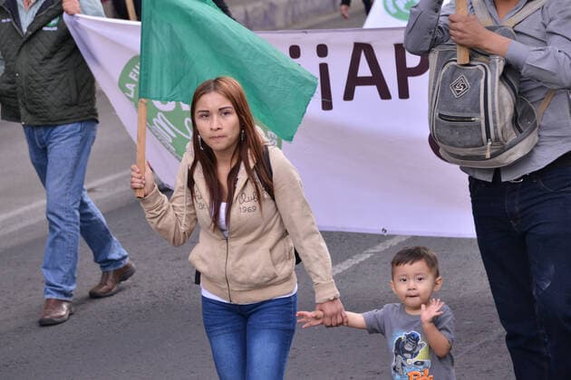 National Struggle Day protest in Mexico MEXICO CITY, MEXICO - JANUARY 31: Demonstrators take part during a march called National Struggle Day to protest for labor equality and demand labor rights and demand a job stability program during the demonstration, integrants of Union of Telephone Operators of the Mexican Republic, National Workers Union, Mexican Union of Electricians, Independent Workers Union of the Autonomous Metropolitan University participating to demand from the Federal Government a change of economic, political and social course for the country; as well as a dialogue around the Alternative Nation Project. at Reforma Avenue on January 31, 2020 in Mexico City, Mexico Copyright: xCarlosxTischlerx EYE_6266