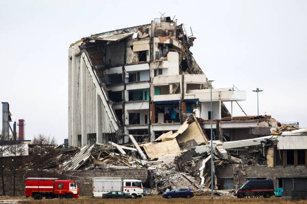 News Bilder des Tages ST PETERSBURG, RUSSIA - FEBRUARY 1, 2020: The ruins of the Saint Petersburg Sports and Concert Complex that partially collapsed during demolition. According to preliminary estimates, the collapse area amounts to 28,000 square meters which comprises about 80% of walls and roof structures. A worker died in the collapse. Roman Pimenov TASS  TS0CC8E6