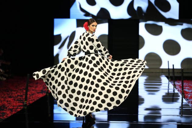 2020 Bilder des Jahres, Entertainment 02 Februar Entertainment Themen der Woche KW05 Entertainment Bilder des Tages February 1, 2020, Seville, Andalusia, Spain: Model walks the runway during the PILAR RUBIO show as part of the 26th Salon Internacional de Moda Flamenca at the FIBES in Sevilla, Spain Seville Spain - ZUMAc179 20200201_zep_c179_024 Copyright: xMickaelxChavetx