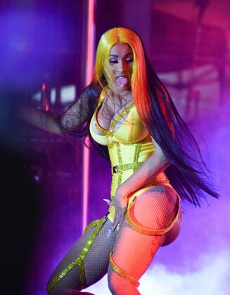 February 1, 2020, Miami, FL, USA: MIAMI, FLORIDA - FEBRUARY 01: Cardi B performs during the 2020 Vewtopia Music Festival at Marlin s Park in Miami, Florida. Photo: Alex Pesantes imageSPACE Miami USA - ZUMAs181 20200201_zea_s181_069 Copyright: xImagespacex