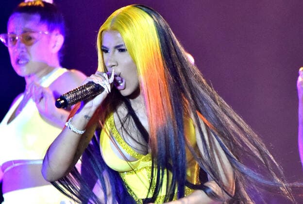 February 1, 2020, Miami, FL, USA: MIAMI, FLORIDA - FEBRUARY 01: Cardi B performs during the 2020 Vewtopia Music Festival at Marlin s Park in Miami, Florida. Photo: Alex Pesantes imageSPACE Miami USA - ZUMAs181 20200201_zea_s181_074 Copyright: xImagespacex