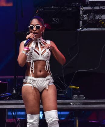 February 1, 2020, Miami, FL, USA: MIAMI, FLORIDA - FEBRUARY 01: Tosh Alexander performs during the 2020 Vewtopia Music Festival at Marlin s Park in Miami, Florida. Photo: Alex Pesantes imageSPACE Miami USA - ZUMAs181 20200201_zea_s181_120 Copyright: xImagespacex