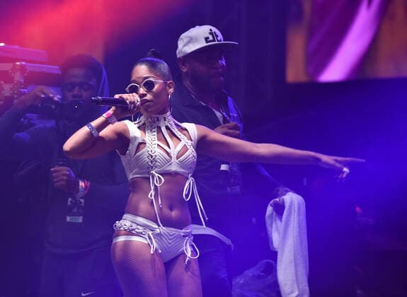 Entertainment Bilder des Tages February 1, 2020, Miami, FL, USA: MIAMI, FLORIDA - FEBRUARY 01: Tosh Alexander performs during the 2020 Vewtopia Music Festival at Marlin s Park in Miami, Florida. Photo: Alex Pesantes imageSPACE Miami USA - ZUMAs181 20200201_zea_s181_122 Copyright: xImagespacex