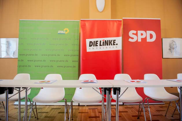 COALIATION AGREEMENT RED RED GREEN IN THURINGIA 04 02 2020 Erfurt Signing of the coalition agreement between Die Linke, SPD and Bündnis 90 Die Grünen Thüringen on 4 February 2020 at Haus Dacheröden in Erfurt