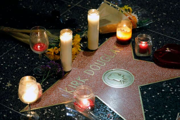 Funeral rallies at the star of Kirk Douglas on the Hollywood Walk of Fame The Hollywood legend died at the age of 103 Los Angeles, 05 02 2020 Foto:xD.xBedrosianx xFuturexImage