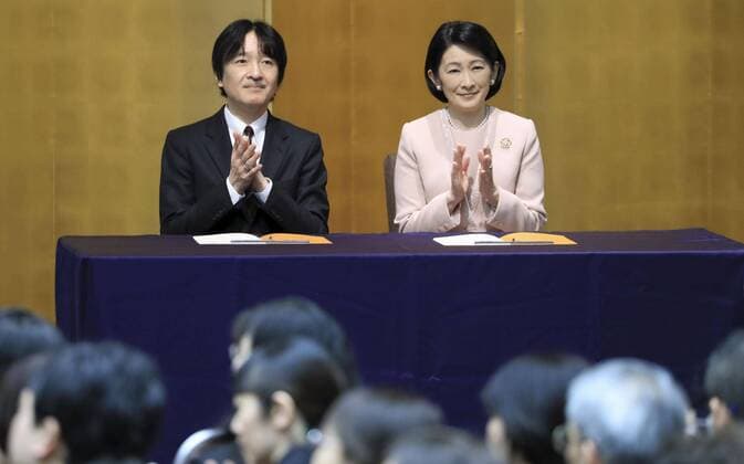Entertainment Bilder des Tages Japanese crown prince, princess at book report contest Japanese Crown Prince Fumihito (L) and Crown Princess Kiko (R) attend the award ceremony for a book report contest for young people in Tokyo on Feb. 7, 2020. (Pool photo) 