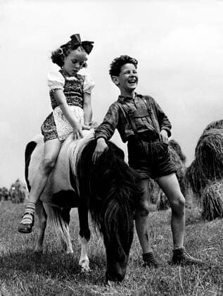 Große Star-Parade, Deutschland 1954, Regie: Paul Martin, Darsteller: Cornelia Conny Froboess, Peter Hinnen Nur redaktionelle Nutzung. Editorial usage only. Copyright: ArthurxGrimm UnitedArchives82001897