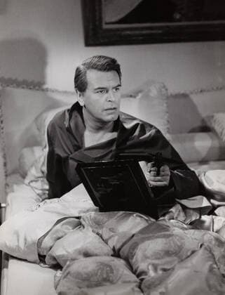 O. W. Fscher, österreichischer Schauspieler, im Spielfilm Frühstück im Doppelbett , Deutschland 1963. Austrian actor O. W. Fischer in the movie Fruehstueck im Doppelbett , Germany 1963. Nur redaktionelle Nutzung. Editorial usage only. Copyright: ArthurxGrimm UnitedArchives82003259