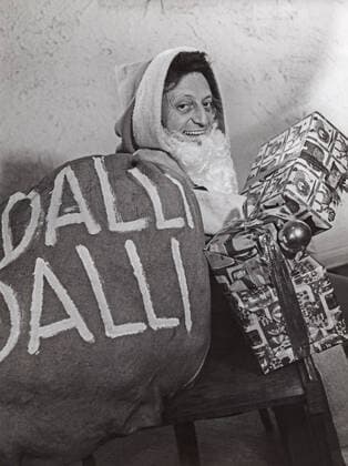 Hans Rosenthal, deutscher Entertainer und Moderator, als Weihnachtsmann, Deutschland 1974. German entertainer and TV presenter Hans Rosenthal as Santa Claus, Germany 1974. Nur redaktionelle Nutzung. Editorial usage only. Copyright: ArthurxGrimm UnitedArchives82005267