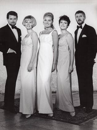 Rosy-Singers, deutsche Musikgruppe, bestehend aus Rosi Rohr, Angelika Metzger, John Wiseman und Rolf Jage, Deutschland ca. 1965. German music and singing group Rosy Singers , Germany ca. 1965. Nur redaktionelle Nutzung. Editorial usage only. Copyright: ArthurxGrimm UnitedArchives82005283
