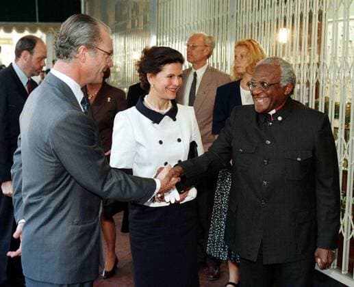 KAPSTADEN 19FEB 1997 Det svenska kungaparet, drottning Silva, kung Carl XVI Gustaf, besökte pa onsdagsmorgonen den fd. ärkebiskopen Desmond Tutu som är ordförande den Sydafrikanska Sanningskommissionen i Kapstaden KAPSTADEN SYDAFRIKA SYDAFRIKA x1030x *** CAPE TOWN 19FEB 1997 The Swedish royal couple, Queen Silva, King Carl XVI Gustaf, visited the former Archbishop Desmond Tutu on Wednesday morning, chair of the South African Truth Commission in Cape Town KAPSTADEN SOUTH AFRICA SOUTH AFRICA x1030x,  Copyright: xJonasxEkströmerx STATSBESÖK SYDAFRIKA