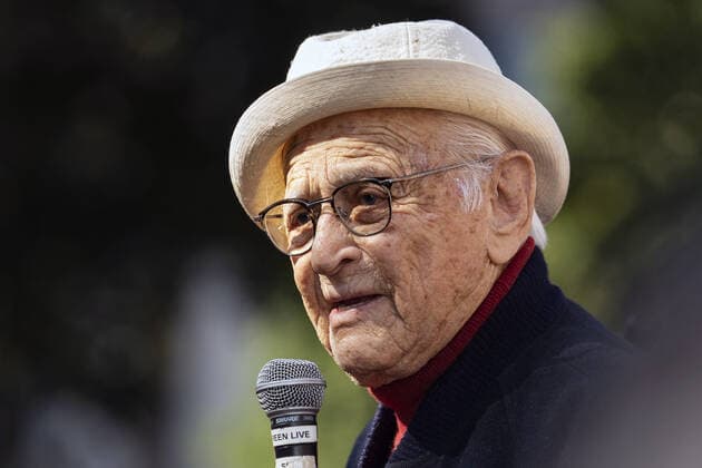 March 15, 2019, Los Angeles, United States: Norman Lear speaks during a Fire Drill Friday s climate change rally outside the Los Angeles City Hall. Los Angeles United States - ZUMAs197 20190315_zaa_s197_800 Copyright: xRonenxTivonyx