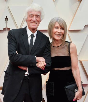 Roger Deakins and Isabella James Purefoy Ellis arrive for the 92nd annual Academy Awards at the Dolby Theatre in the Hollywood section of Los Angeles on Sunday, February 9, 2020.  LAP20200209094 JIMxRUYMEN