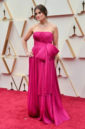 Idina Menzel arrives for the 92nd annual Academy Awards at the Dolby Theatre in the Hollywood section of Los Angeles on Sunday, February 9, 2020.  LAP20200209126 JIMxRUYMEN