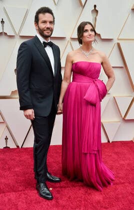 Aaron Lohr and Idina Menzel arrive for the 92nd annual Academy Awards at the Dolby Theatre in the Hollywood section of Los Angeles on Sunday, February 9, 2020.  LAP20200209131 JIMxRUYMEN