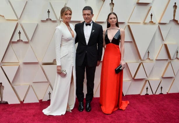 (L-R) Nicole Kimpel, Antonio Banderas and Stella Banderas arrive for the 92nd annual Academy Awards at the Dolby Theatre in the Hollywood section of Los Angeles on Sunday, February 9, 2020.  LAP20200209173 JIMxRUYMEN
