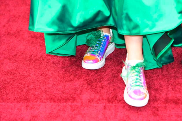 February 9, 2020, Los Angeles, California, USA: KIRSTEN ANDERSON LOPEZ shows off her shoes during red carpet arrivals for the 92nd Academy Awards, presented by the Academy of Motion Picture Arts and Sciences (AMPAS), at the Dolby Theatre in Hollywood. Los Angeles USA - ZUMAz03_ 20200209_zbp_z03_062 Copyright: xKevinxSullivanx