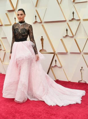 Gal Gadot arrives for the 92nd annual Academy Awards at the Dolby Theatre in the Hollywood section of Los Angeles on Sunday, February 9, 2020.  LAP20200209540 JIMxRUYMEN