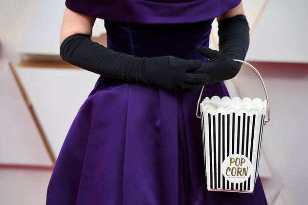 February 9, 2020, Los Angeles, California, USA: LOIS BURWELL carries a popcorn purse during red carpet arrivals for the 92nd Academy Awards, presented by the Academy of Motion Picture Arts and Sciences (AMPAS), at the Dolby Theatre in Hollywood. Los Angeles USA - ZUMAz03_ 20200209_zbp_z03_109 Copyright: xKevinxSullivanx