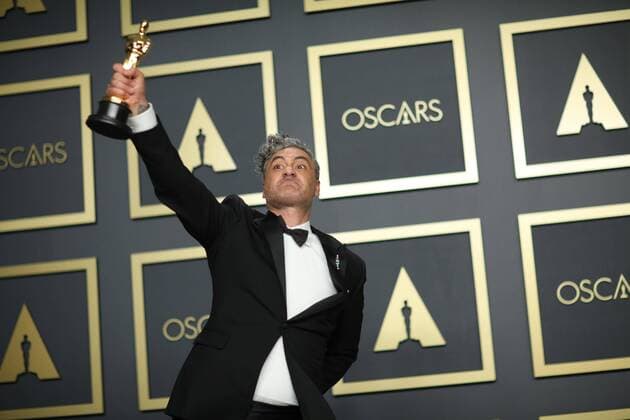 New Zealand director and actor Taika Waititi poses in the press room with the Oscar for Best Screenplay Adapted by the film Jojo Rabbit during the 92nd Annual Academy Awards ceremony, at the Dolby Theater in Hollywood, California, US, 09 February 2020. EFE Armando Arorizo 92nd Annual Academy Awards ceremony in Hollywood !ACHTUNG: NUR REDAKTIONELLE NUTZUNG!  Copyright: xArmandoxArorizox AME840 20200210-637169029877000080