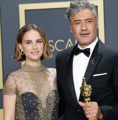 (L-R) Natalie Portman and Taika Waititi, winners of the Adapted Screenplay award for Jojo Rabbit, appear backstage with their Oscars during the 92nd annual Academy Awards at Loews Hollywood Hotel in the Hollywood section of Los Angeles on Sunday, February 9, 2020.  LAP20200209425 JOHNxANGELILLO
