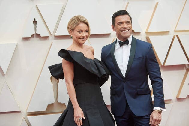 Kelly Ripa and Mark Consuelos arrive on the red carpet of The 92nd OscarsÂ® at the DolbyÂ® Theatre in Hollywood, CA on Sunday, February 9, 2020. Los Angeles CA USA  Copyright: xRobertxGladdenx 33967022PLX