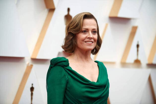 Sigourney Weaver arrives on the red carpet of The 92nd OscarsÂ® at the DolbyÂ® Theatre in Hollywood, CA on Sunday, February 9, 2020. Los Angeles CA USA  Copyright: xRobertxGladdenx 33967093PLX