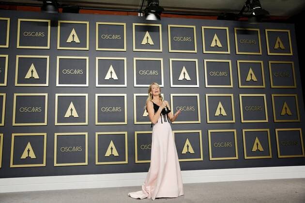 American actress Laura Dern poses in the press room with her Oscar for Best Supporting Actress for her role in the film Marriage Story during the 92nd Annual Academy Awards ceremony, at the Dolby Theater in Hollywood, California, US, 09 February 2020. EFE Armando Arorizo 92nd Annual Academy Awards ceremony in Hollywood !ACHTUNG: NUR REDAKTIONELLE NUTZUNG!  Copyright: xArmandoxArorizox AME862 20200210-637169046763642098