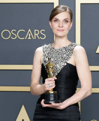 Hildur Gudnadottir, winner of Best Original Score for Joker, appears backstage with her Oscar, during the 92nd annual Academy Awards at Loews Hollywood Hotel in the Hollywood section of Los Angeles on Sunday, February 9, 2020.  LAP20200209815 JOHNxANGELILLO