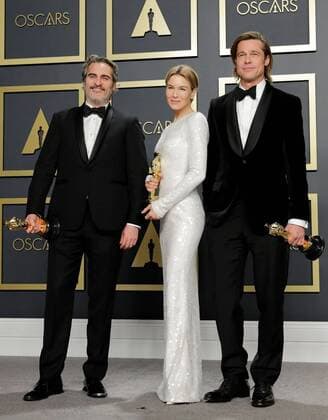 Oscar winners Joaquin Phoenix (L), Best Actor ( Joker ); Renee Zellweger (C), Best Actress ( Judy ), and Brad Pitt, Best Supporting Actor (Once Upon a Time... In Hollywood ), pose in the press room during the 92nd Annual Academy Awards ceremony, at the Dolby Theater in Hollywood, California, US, 09 February 2020. EFE Armando Arorizo 92nd Annual Academy Awards ceremony in Hollywood !ACHTUNG: NUR REDAKTIONELLE NUTZUNG!  Copyright: xArmandoxArorizox AME961 20200210-637169123682335416