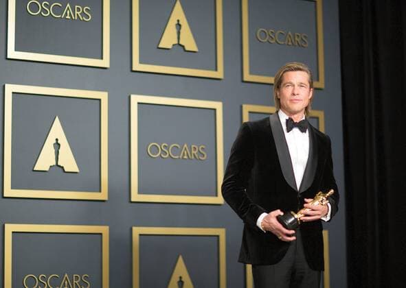 US actor Brad Pitt poses in the press room with his Oscar for Best Supporting Actor for his role in the film Once Upon a Time ... in Hollywood during the 92nd Annual Academy Awards ceremony, at the Dolby Theater in Hollywood, California, US, 09 February 2020. EFE Armando Arorizo 92nd Annual Academy Awards ceremony in Hollywood !ACHTUNG: NUR REDAKTIONELLE NUTZUNG!  Copyright: xArmandoxArorizox AME978 20200210-637169125003844783