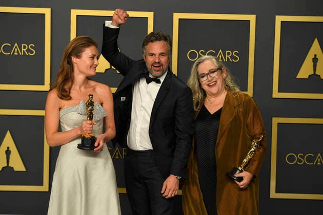 February 9, 2020, Los Angeles, California, USA: ELENA ANDREICHEVA , MARK RUFFALO AND CAROL DYSINGER in the Press Room during the 92nd Academy Awards, presented by the Academy of Motion Picture Arts and Sciences (AMPAS), at the Dolby Theatre in Hollywood. Los Angeles USA - ZUMAz03_ 20200209_zbp_z03_441 Copyright: xKevinxSullivanx
