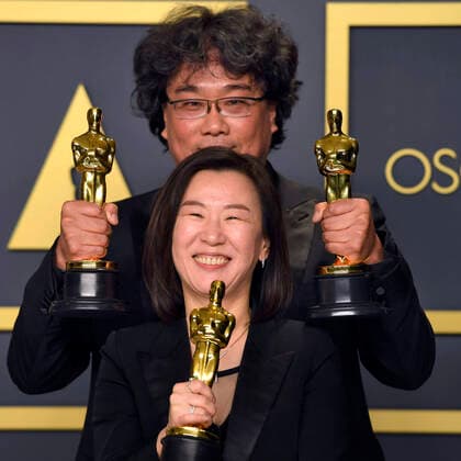February 9, 2020, Los Angeles, California, USA: Director BONG JOON-HO and producer KWAK SIN-AE in the Press Room during the 92nd Academy Awards, presented by the Academy of Motion Picture Arts and Sciences (AMPAS), at the Dolby Theatre in Hollywood. Los Angeles USA - ZUMAz03_ 20200209_mda_z03_357 Copyright: xKevinxSullivanx