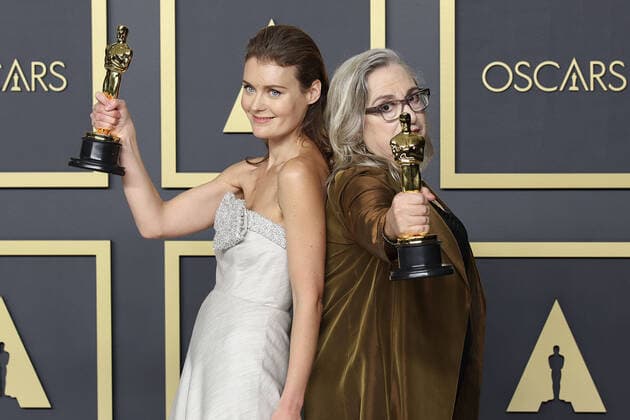 February 9, 2020, Hollywood, California, USA: US filmmaker Carol Dysinger (R) and director Elena Andreicheva (L) pose in the press room with the Oscar for Best Short Subject Documentary for Learning to Skateboard in a Warzone (If You re a Girl) pose in the press room of the 92nd Academy Awards on Sunday February 9, 2020 at the Dolby Theater in Hollywood, California. BURT HARRIS BNS PI Hollywood USA - ZUMAp124 20200209_zaa_p124_168 Copyright: xBurtxHarrisx