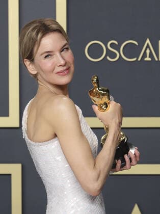 OSCARS. Beste Hauptdarstellerin. Preisträgerinnen 2011-2020 February 9, 2020, Hollywood, California, USA: Renee Zellweger, winner of the Actress in a Leading Role award for Judy, poses in the press room of the 92nd Academy Awards on Sunday February 9, 2020 at the Dolby Theater in Hollywood, California. BURT HARRIS BNS PI Hollywood USA - ZUMAp124 20200209_zaa_p124_165 Copyright: xBurtxHarrisx