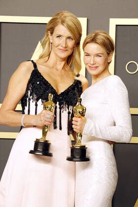 Renee Zellweger and Laura Dern, the two actresses and prizewinners for the winner Photocall at the 92 Academy Awards Oscars on 9 02 220 in the Press Room in Hollywood, Los Angeles 92th Annual Academy Awards Press Room Winners Photocall