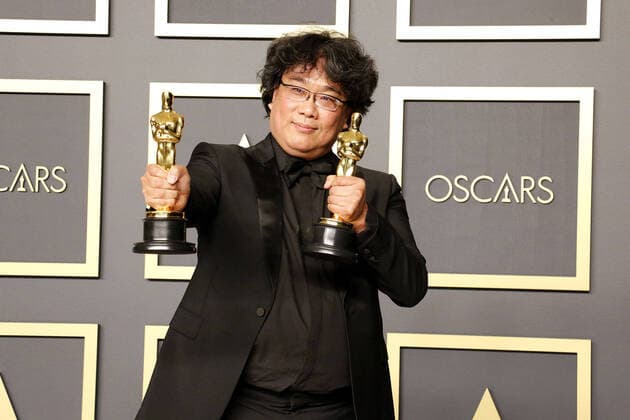 Bong Joon ho, the director and award winner Best Film and Directing at the Winner Photocall at the 92 Academy Awards Oscars on 9 02 220 at the Press Room in Hollywood, Los Angeles 92th Annual Academy Awards Press Room Winner Photocall