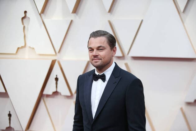 (200210) -- LOS ANGELES, Feb. 10, 2020 -- Leonardo DiCaprio arrives for the red carpet of the 92nd Academy Awards at the Dolby Theatre in Los Angeles, the United States, Feb. 9, 2020. ) U.S.-LOS ANGELES-OSCARS-RED CARPET LixYing 