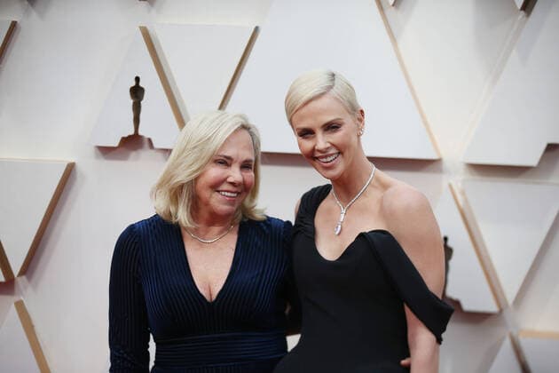 (200210) -- LOS ANGELES, Feb. 10, 2020 -- Charlize Theron (R) and Gerda Jacoba Aletta Maritz arrive for the red carpet of the 92nd Academy Awards at the Dolby Theatre in Los Angeles, the United States, Feb. 9, 2020. ) U.S.-LOS ANGELES-OSCARS-RED CARPET LixYing 