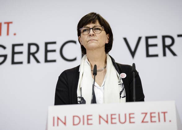 Saskia Esken, national leader of the SPD gives a press conference at the Willy Brandt House in Berlin 10 02 2020 Berlin Germany Copyright: xFelixxZahn photothek.netx