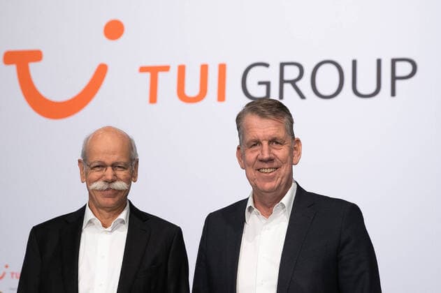 Hanover, 11 02 2020, The Chairman of the Supervisory Board of Tui AG, Dieter Zetsche l , and the Chief Executive Officer of the Tui Group, Friedrich Joussen, during the Tui Groups Annual General Meeting in the TUI Arena, Tui, the worlds largest travel group, presents its business figures for the first quarter