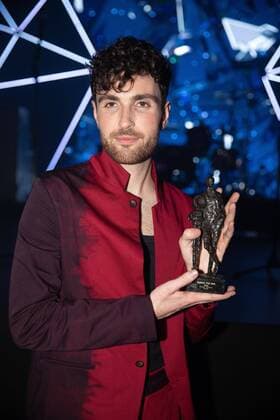 The following text was translated automatically NLD Amsterdam 20200211 - Presentation Edison Pop 2020, Duncan Laurence with his award  Copyright: xHollandsexHoogtex xAnnekexJanssenx x406185600x
